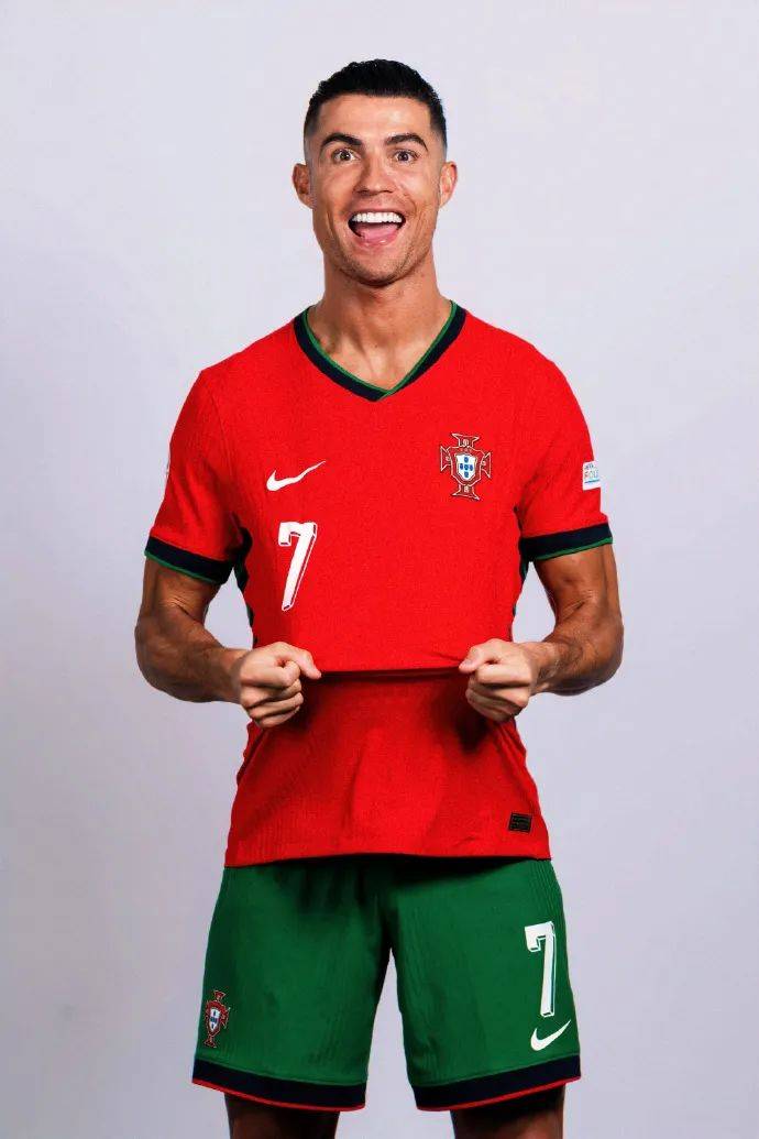 英超：热刺客场3-1击败狼队