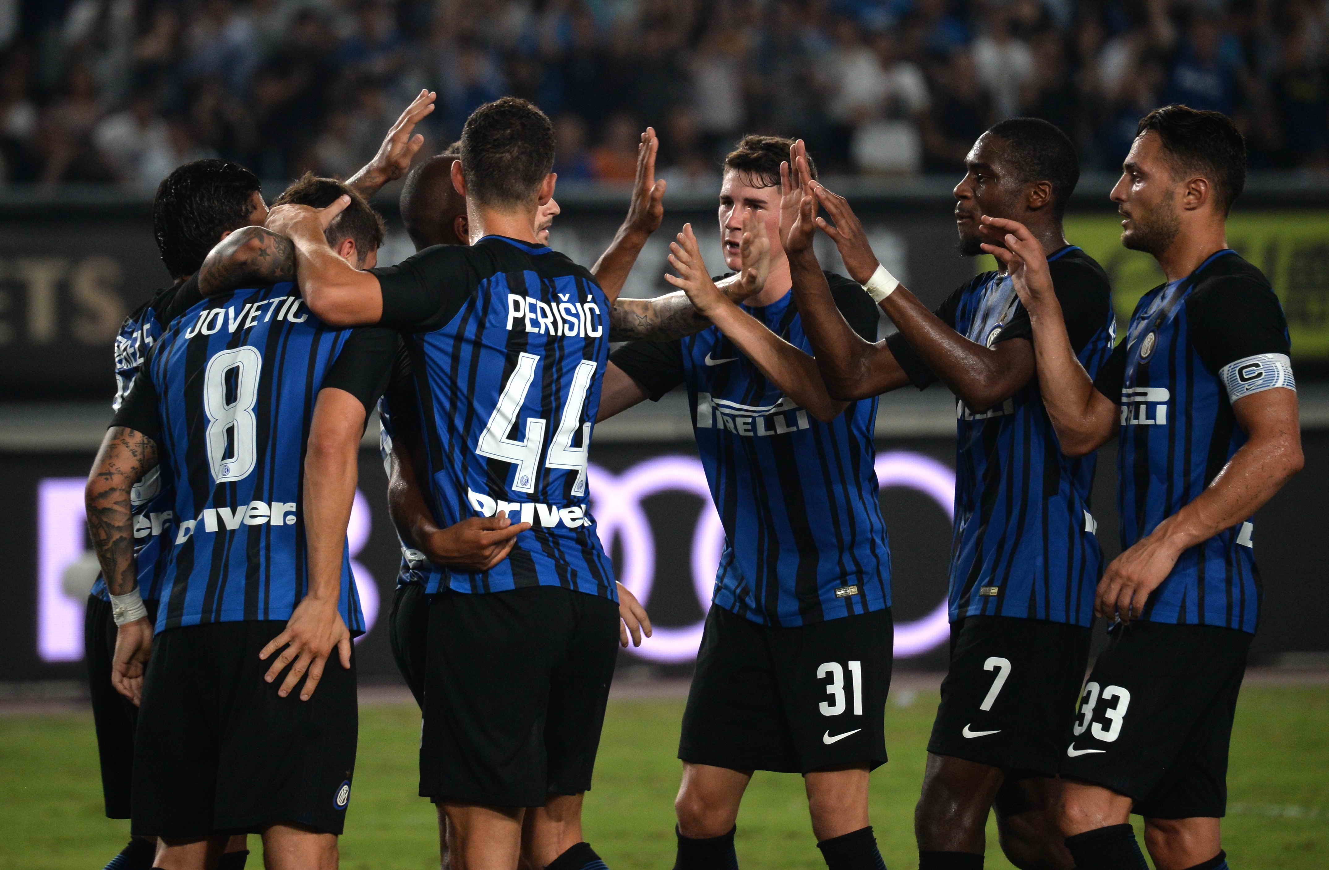 阿莱格里：我绝对没有冒犯裁判；莱奥具备成为中锋的特点