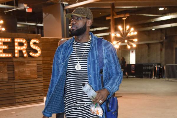 保罗致敬空接之城：地图上找不到洛杉矶，抵达前你要苦练空接