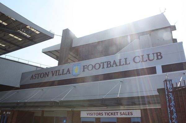 记者：阿贾克斯正接触前狼堡主帅西莫尼斯，视为海廷加继任者