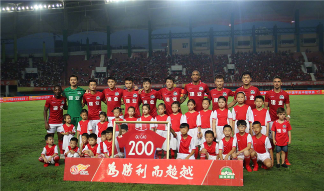 杜篮特篮下强打稳定胜局