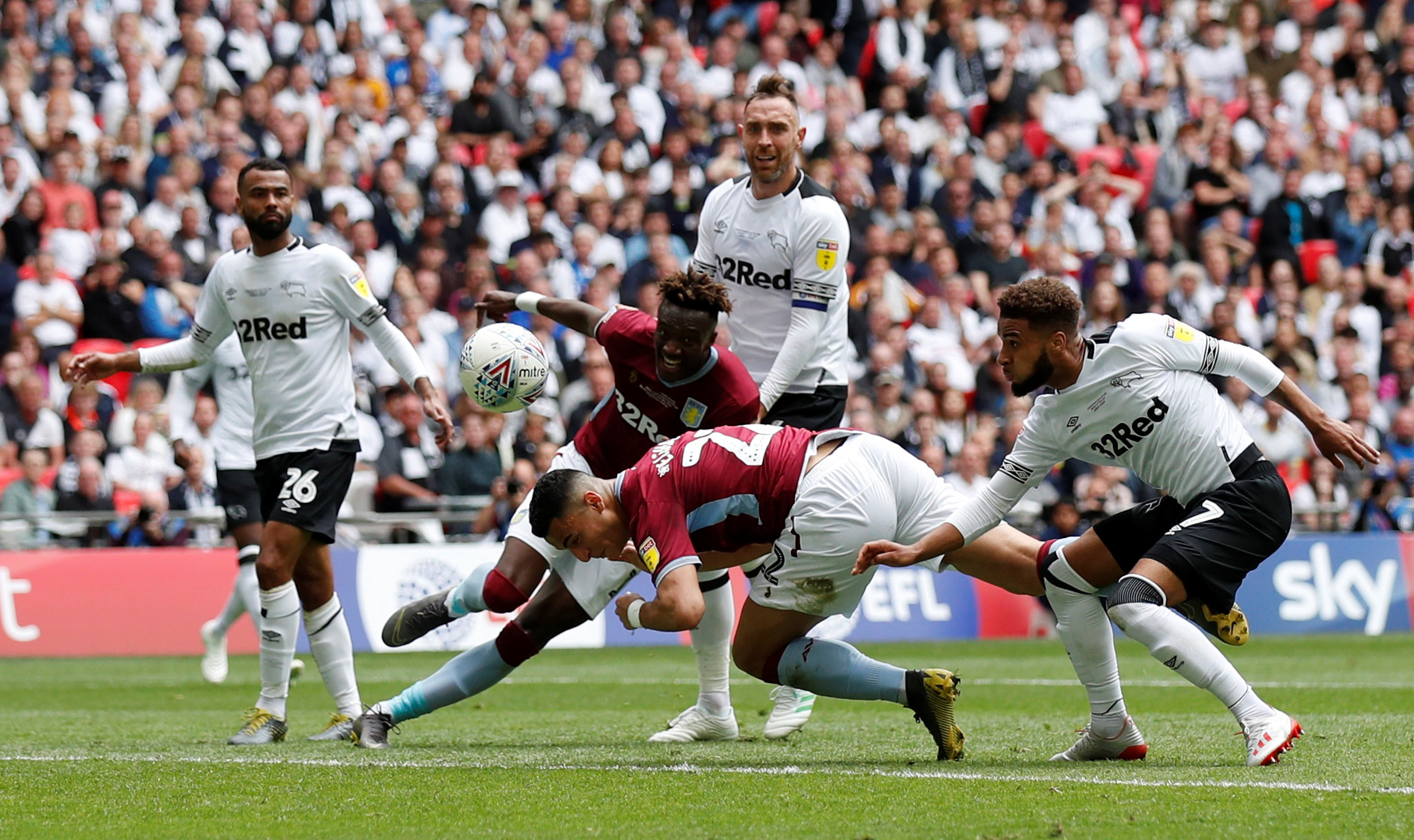 拉姆：中场还是右后卫？基米希已证明自己可以都踢得很好