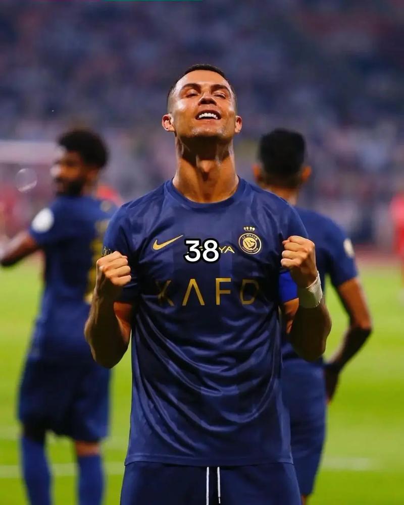 中超冠军数排行：海港4次夺冠并列第二，广州恒大8冠遥遥领先